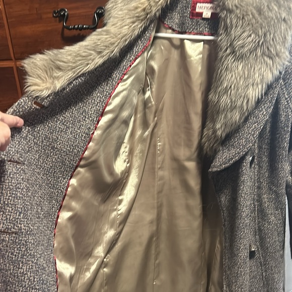 Women's Gray Faux Fur Collar Coat - Picture 7 of 7